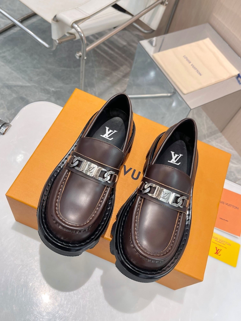 l0vis Vvtt0n loafers